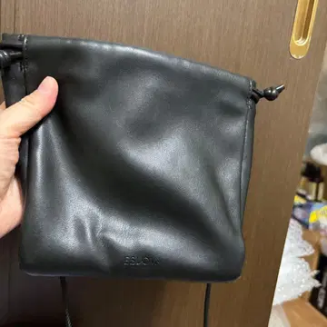 컨디션 최상!! ESLOW 블랙 가죽 숄더백