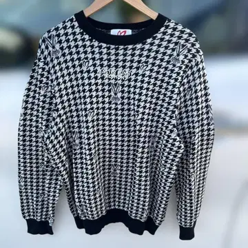 MASTER BUNNY EDITION 스웨터 5호