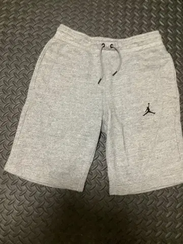 Jordan 그레이 숏팬츠 M 사이즈
