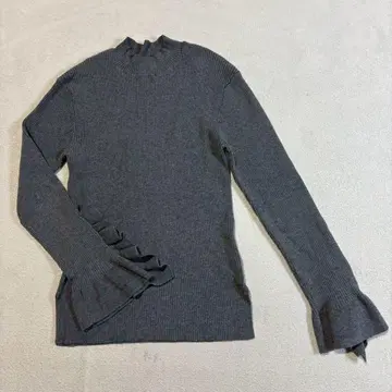 La Totalite 니트 프릴 슬리브 하이넥 풀오버