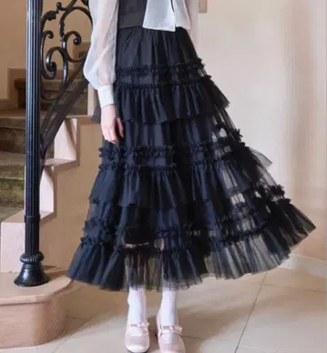 Lovilyn 티어드 샤샤 스커트 블랙