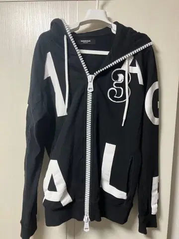 1 PIU 1 UGUALE 3 RELAX 빅 지퍼 블랙