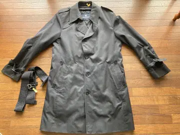 Aquascutum 다크 네이비 트렌치코트 퀼팅 안감 부착