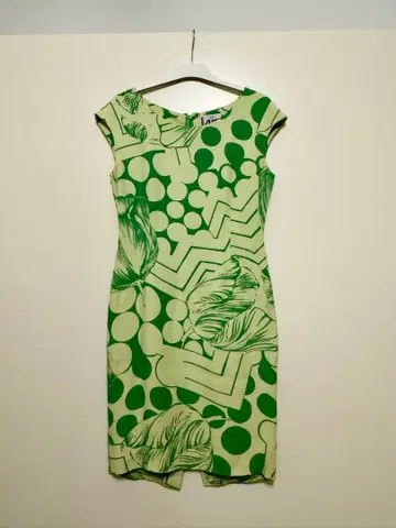 슬리브리스 무릎 기장 원피스 그린