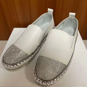 artemis by DIANA 발가락 큐빅 슬립온