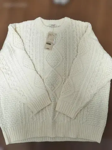 [ 새상품 ] 케이블 니트 스웨터