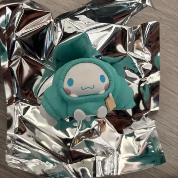 산리오 옷 갈아입는 중 시나모롤