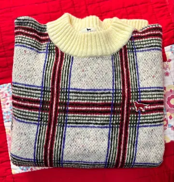 DOG DEPT 체크 무늬 하이넥 스웨터