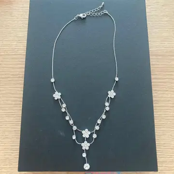 플라워 모티브 비쥬 목걸이