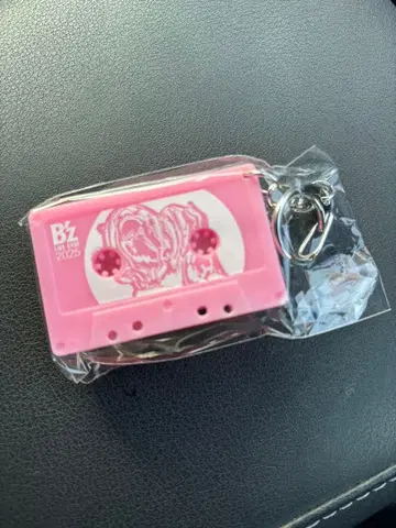 B'z 카세트형 키링 핑크 11월 30일 가챠가챠