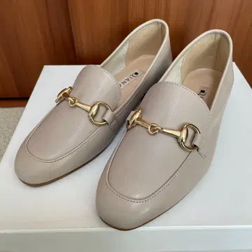 DIANA 베이지 로퍼