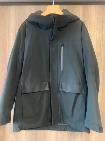 유니클로 하이브리드 다운 후드티 M 사이즈