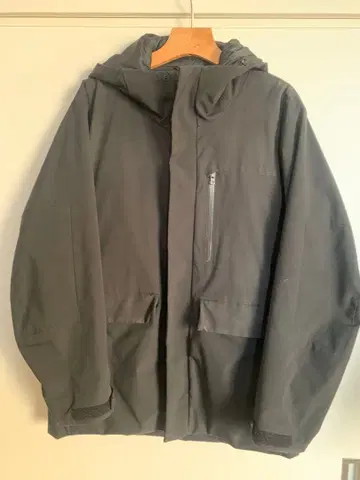 [ 재가격 인하 ] 유니클로 하이브리드 다운 후드티 M 사이즈