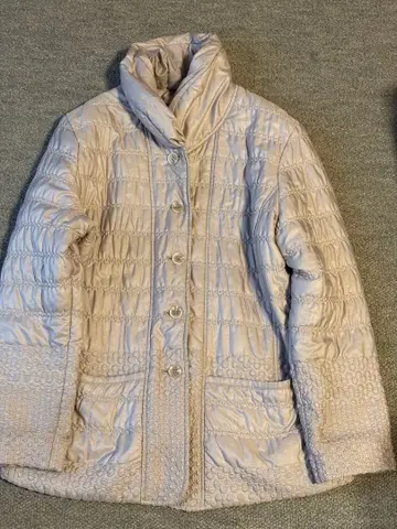 베이지 다운 자켓