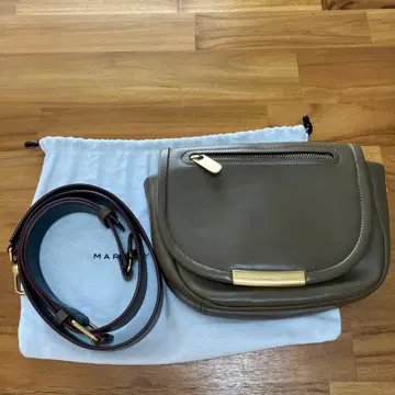 Marc by Marc Jacobs 올리브 그린 숄더백