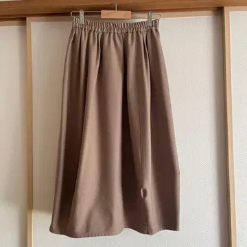 주카 베이지 플레어 스커트 허리밴딩