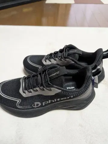 새상품 phiten 워킹화 26.0