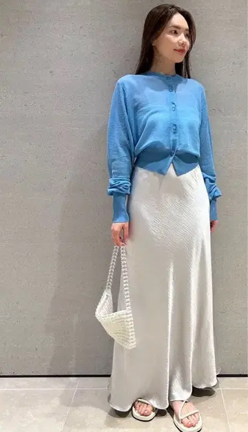 emmi 새틴 내로우 스커트