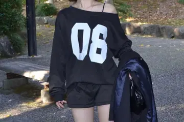 nugu 오프숄더 트레이닝복