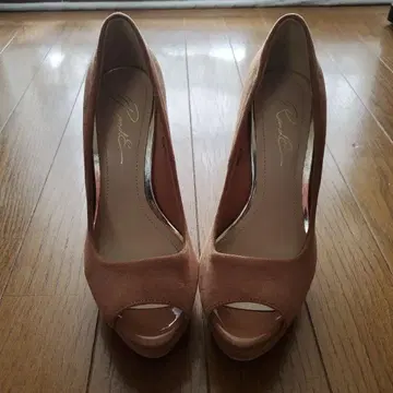 베이지 스웨이드 오픈토 하이힐