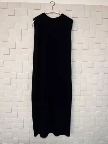 블랙 슬리브리스 롱 원피스 티셔츠