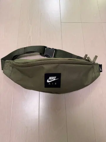 미사용 새상품 NIKE AIR 바디백 올리브