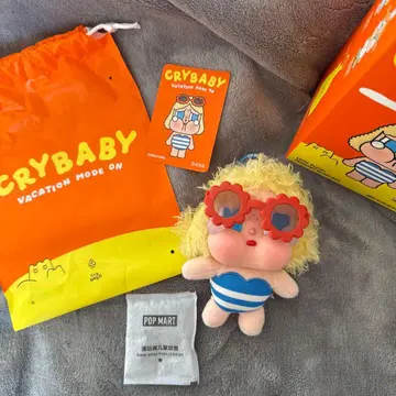 POP MART CRYBABY Vacation Mode On 봉제 인형