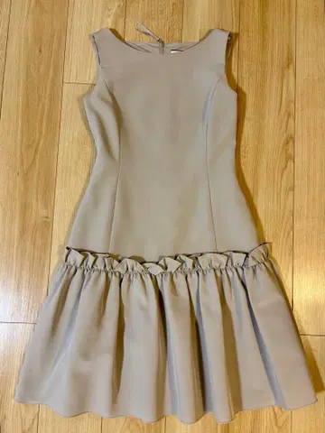 폭시 뉴욕 39853 원피스 베이지