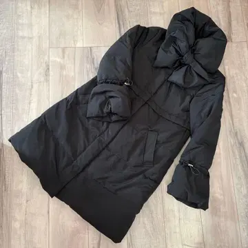 JILLSTUART 리본 포함 후드 블랙 롱 다운 자켓