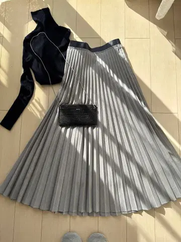 그레이 풀 플리츠 스커트 네이비 허리밴드