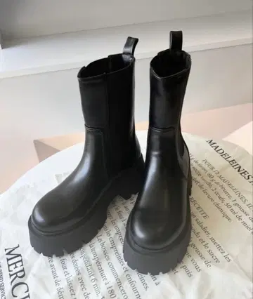 블랙 통굽 사이드 고어 부츠