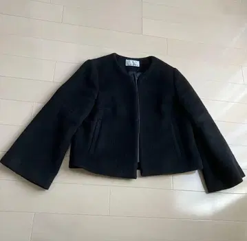 엠프리미어 블랙 숏코트 자켓