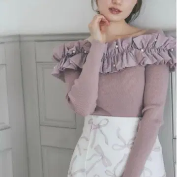 tocco closet 펄 장식 프릴 절개 리브 니트 풀오버