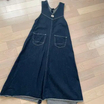 썸씽 프릭스스토어 별주 버튼 플라이 점퍼 스커트