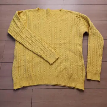 케이블 니트 긴팔 스웨터 옐로우 컬러