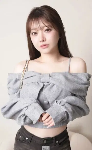 립서비스 리본 오프숄더 롱 슬리브 상의 블루