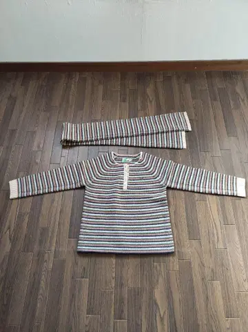 스트라이프 니트 스웨터 M 사이즈