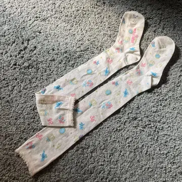 BABY, THE STARS 리본 무늬 프린트 오버니 삭스