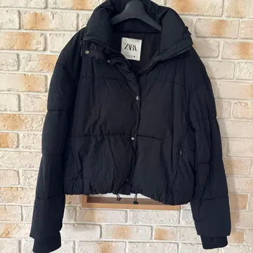 ZARA 블랙 다운 자켓 M 사이즈