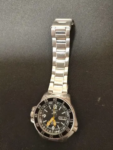 SEIKO 5 스포츠 블랙 아틀라스 자동 와인딩 시계