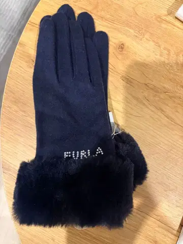 FURLA 네이비 퍼 장갑