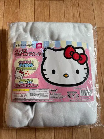 헬로키티 페이스 다이컷 플리스