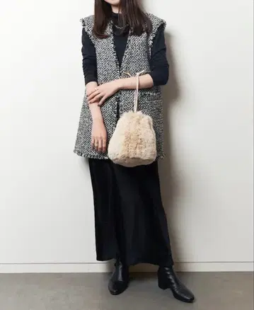 플라스테 트위드 미들 베스트 블랙