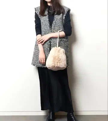 플라스테 트위드 미들 베스트 블랙