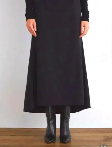 르 필 백 피치 스트레치 스커트