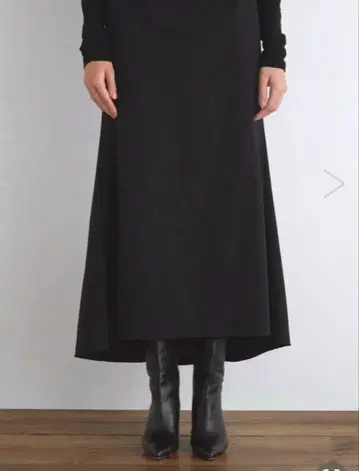 르 필 백 피치 스트레치 스커트