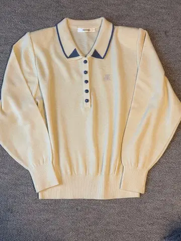 PATORIZIO 크림색 긴팔 스웨터