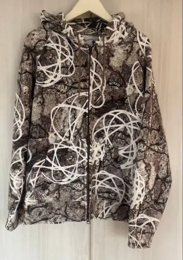 나이트레이드 x 퓨추라 후드 부착 후드티