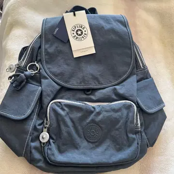 미사용 새상품 반값 Kipling 그레이 럭색/백팩