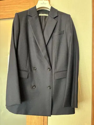 띠어리 럭스 더블 자켓 새상품급